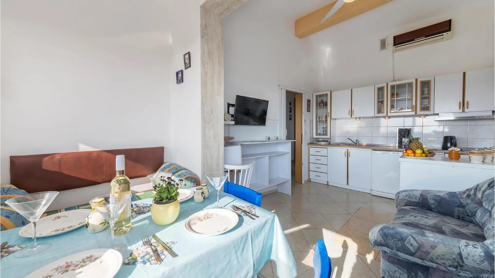 Beautiful Apartment In Barbariga With Kitchen