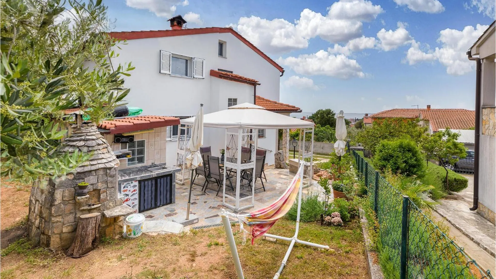Beautiful Apartment In Barbariga With Kitchen