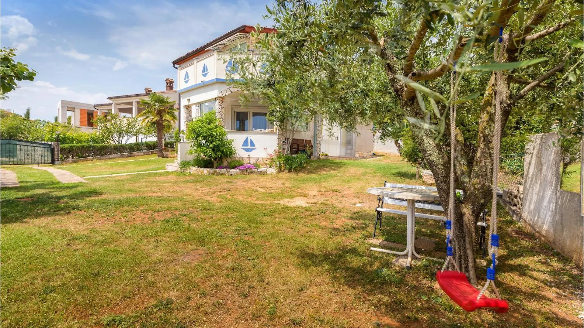 Beautiful Apartment In Barbariga With Kitchen